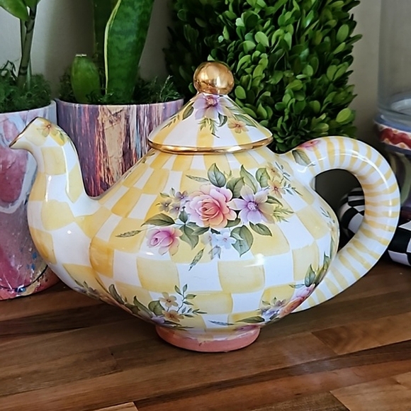 MacKenzie-Childs Other - VTG Yellow Honeymoon Teapot, Excellent Condition